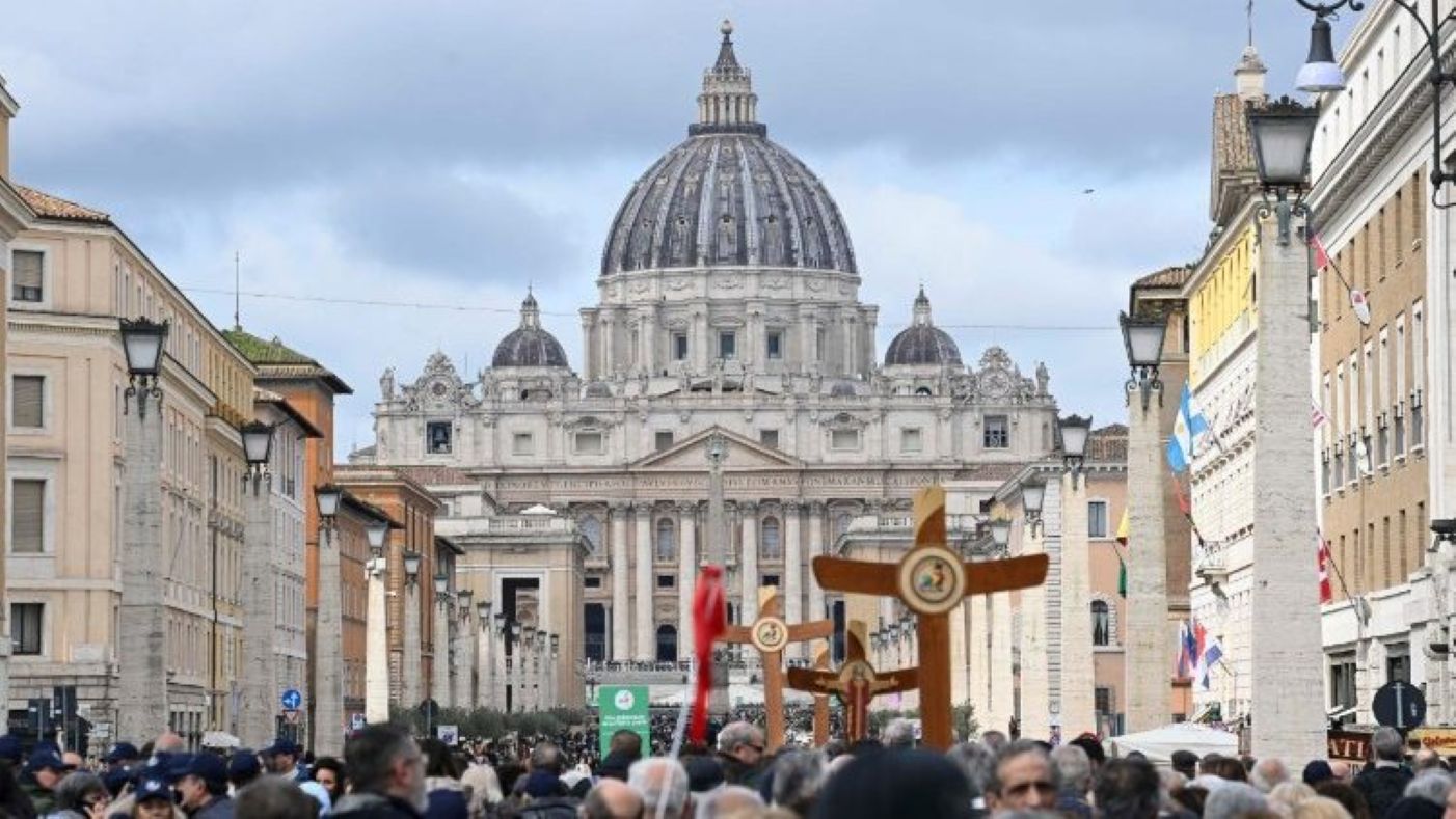 Papa Francisco critica fuertemente política migratoria de Donald Trump