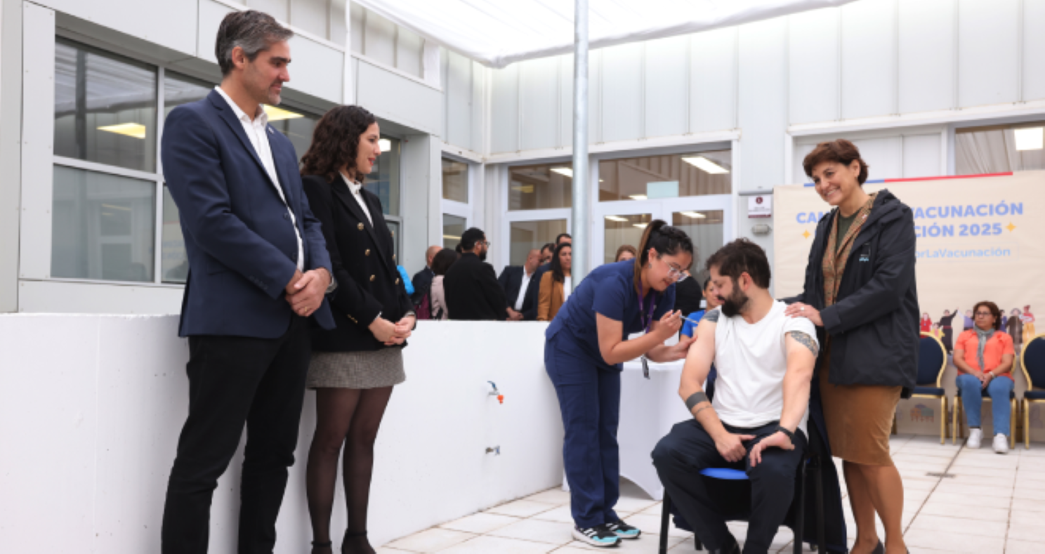 Campaña de Vacunación 2025: Presidente Boric refuerza llamado a protegerse de las enfermedades respiratorias