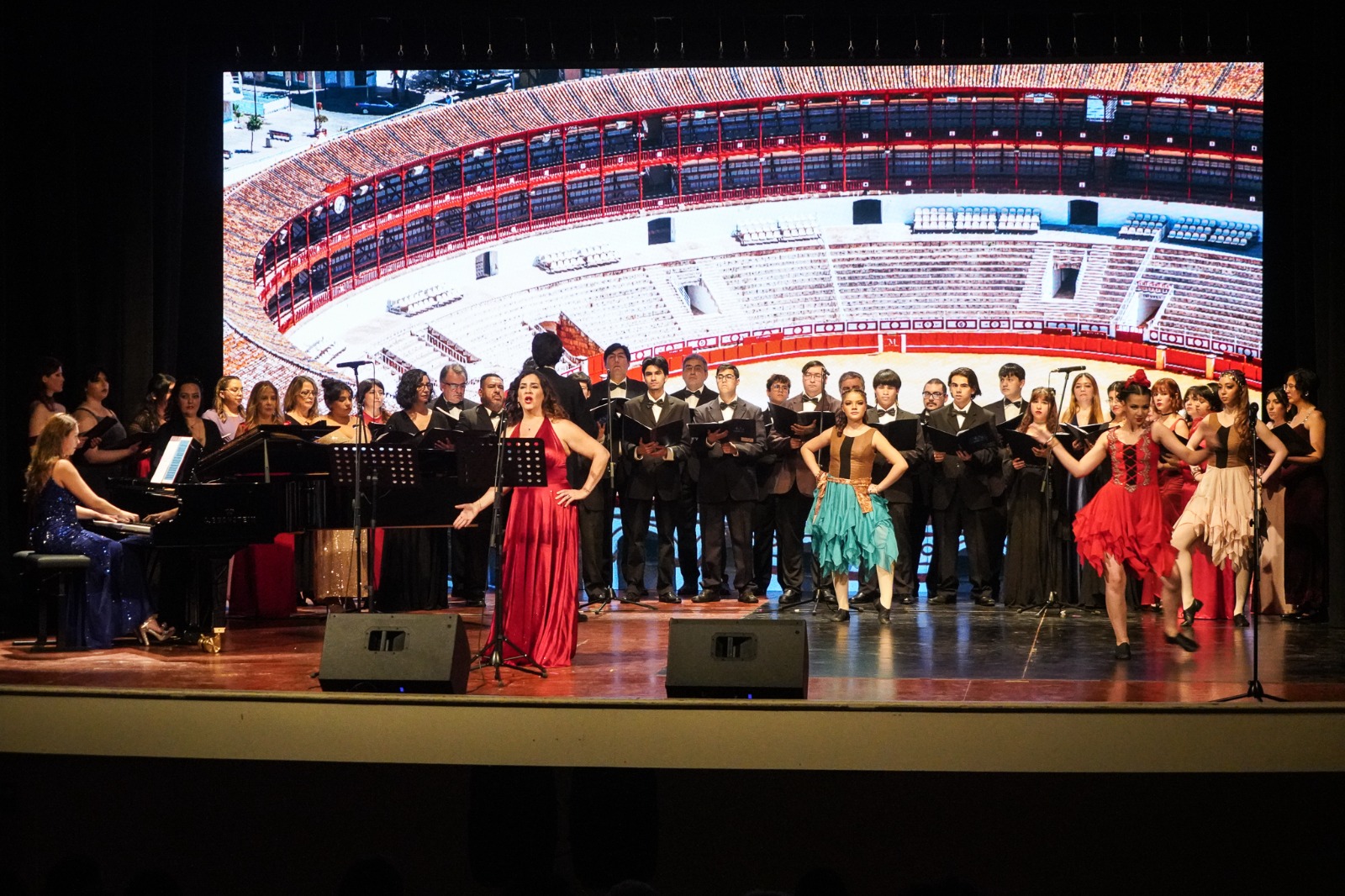 Concierto de Ópera repletó el Teatro Municipal “José Bohr”