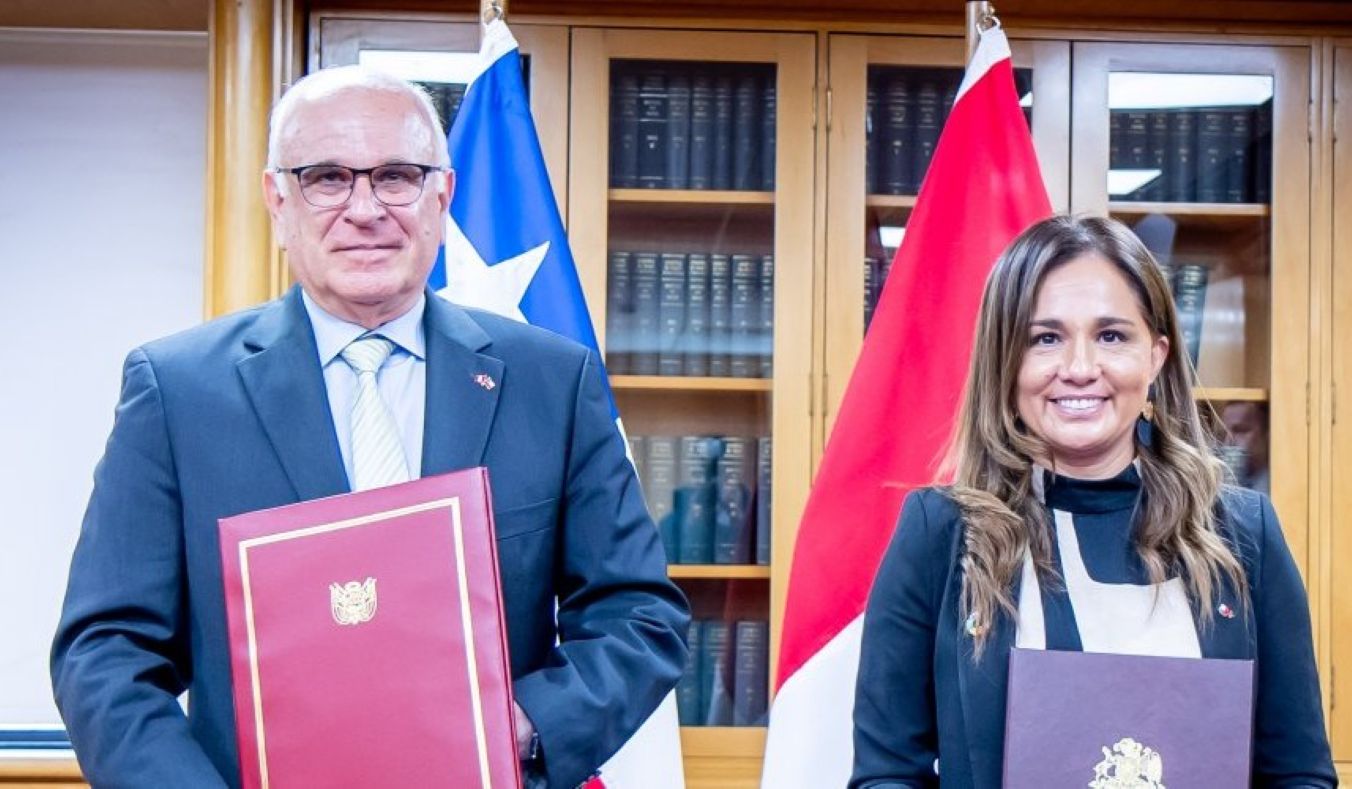 Chile y Perú firman acuerdo para la Adopción de un Procedimiento de Control Migratorio Simplificado