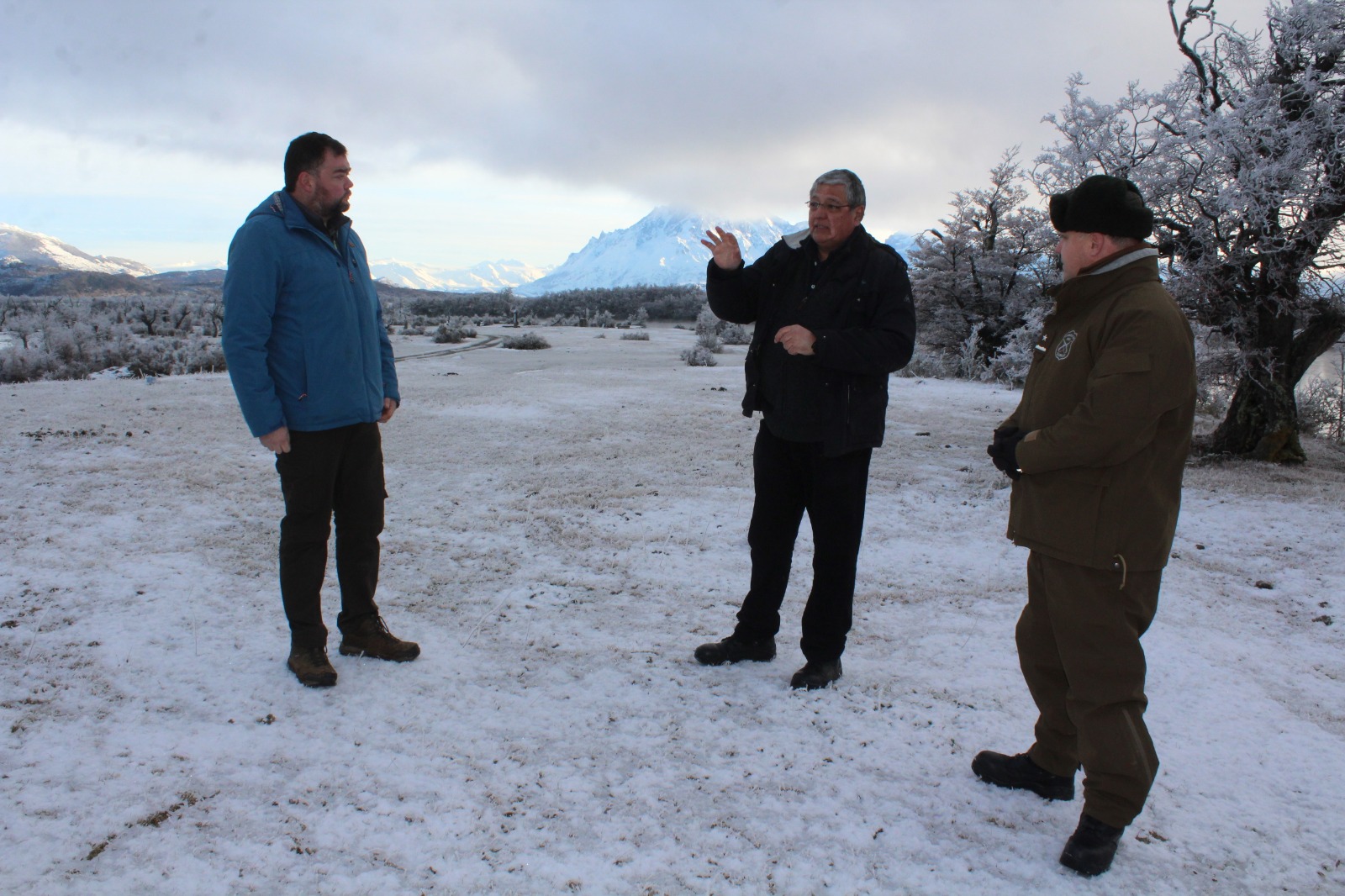 Autoridades evalúan entrega de terreno fiscal en Torres del Paine para nuevo puesto policial  en Villa Serrano