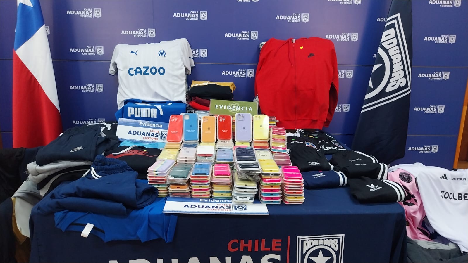 Carabineros y Aduanas decomisan productos falsificados en Punta Arenas: dos personas detenidas