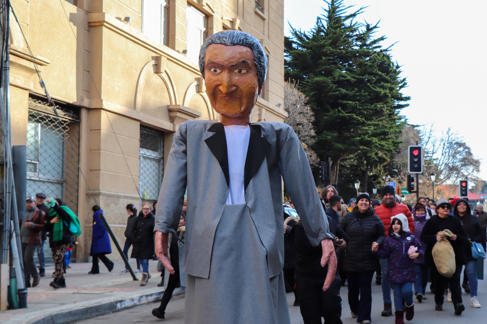 Caminata con Gabriela Mistral por las calles de Punta Arenas