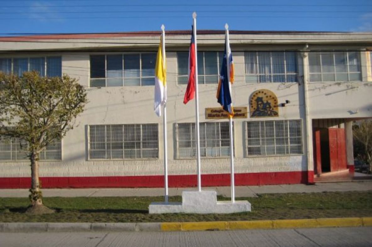 Delegado Presidencial Provincial de Tierra del Fuego y Seremi de Educación exigen una pronta solución a FIDE XII tras no pago de sueldos a docentes del Colegio María Auxiliadora de Porvenir