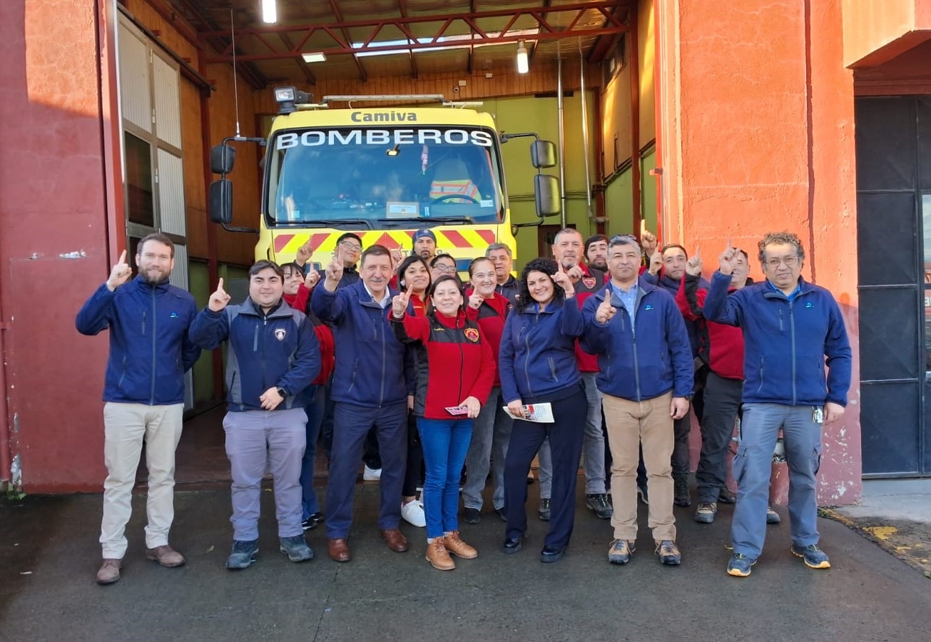 Nueva alianza promueve el compromiso con bomberos de Puerto Natales