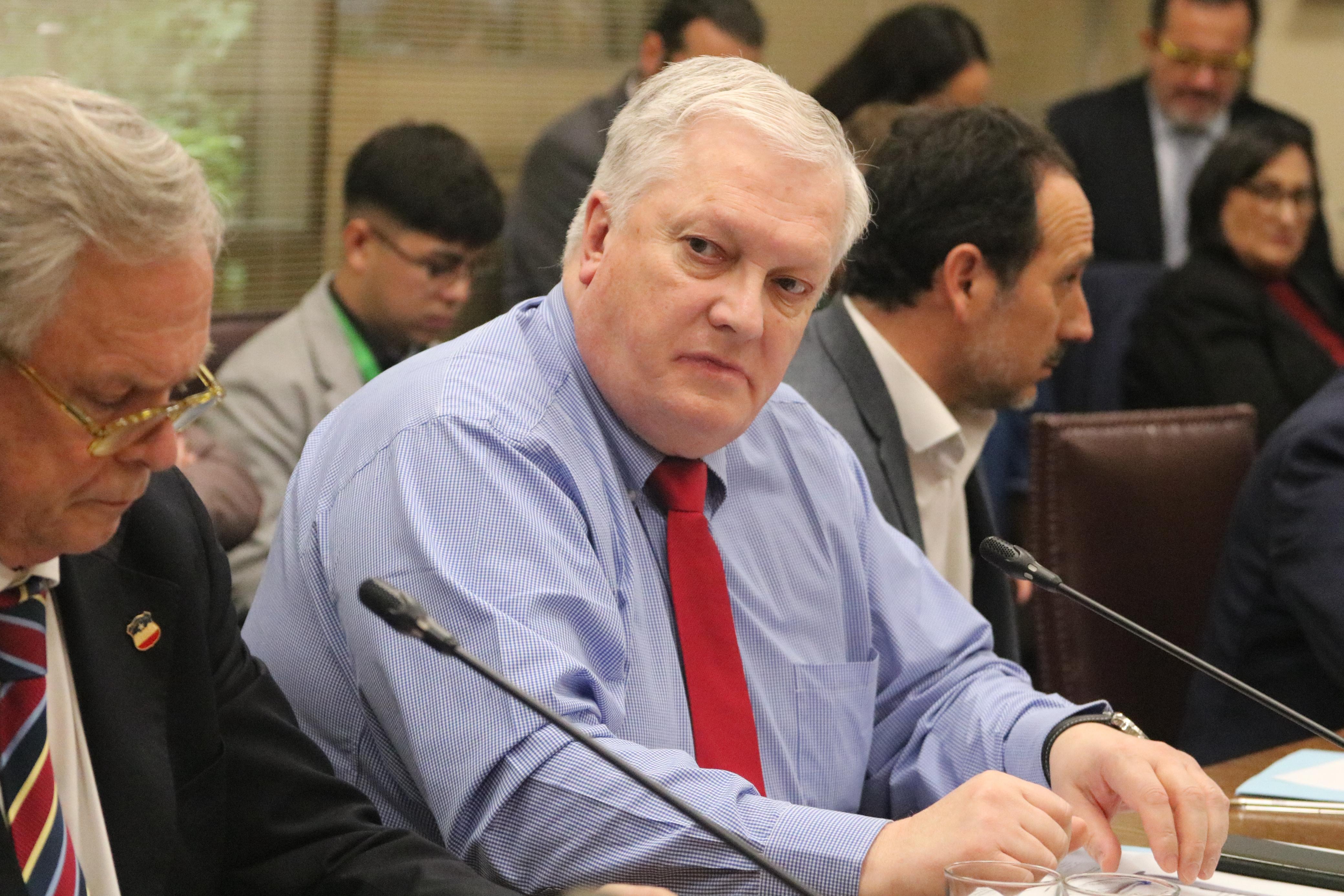 Senador Kusanovic califica de “grave” entrega de datos falsos en tramitación del fraccionamiento pesquero y llama a buscar soluciones urgentes