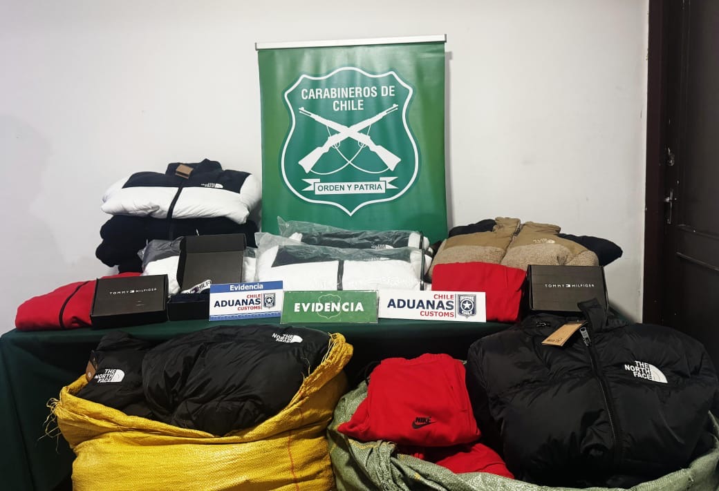 Incautan más de 100 prendas falsificadas en Puerto Natales: hombre fue detenido por infracción a la Ley de Propiedad Intelectual
