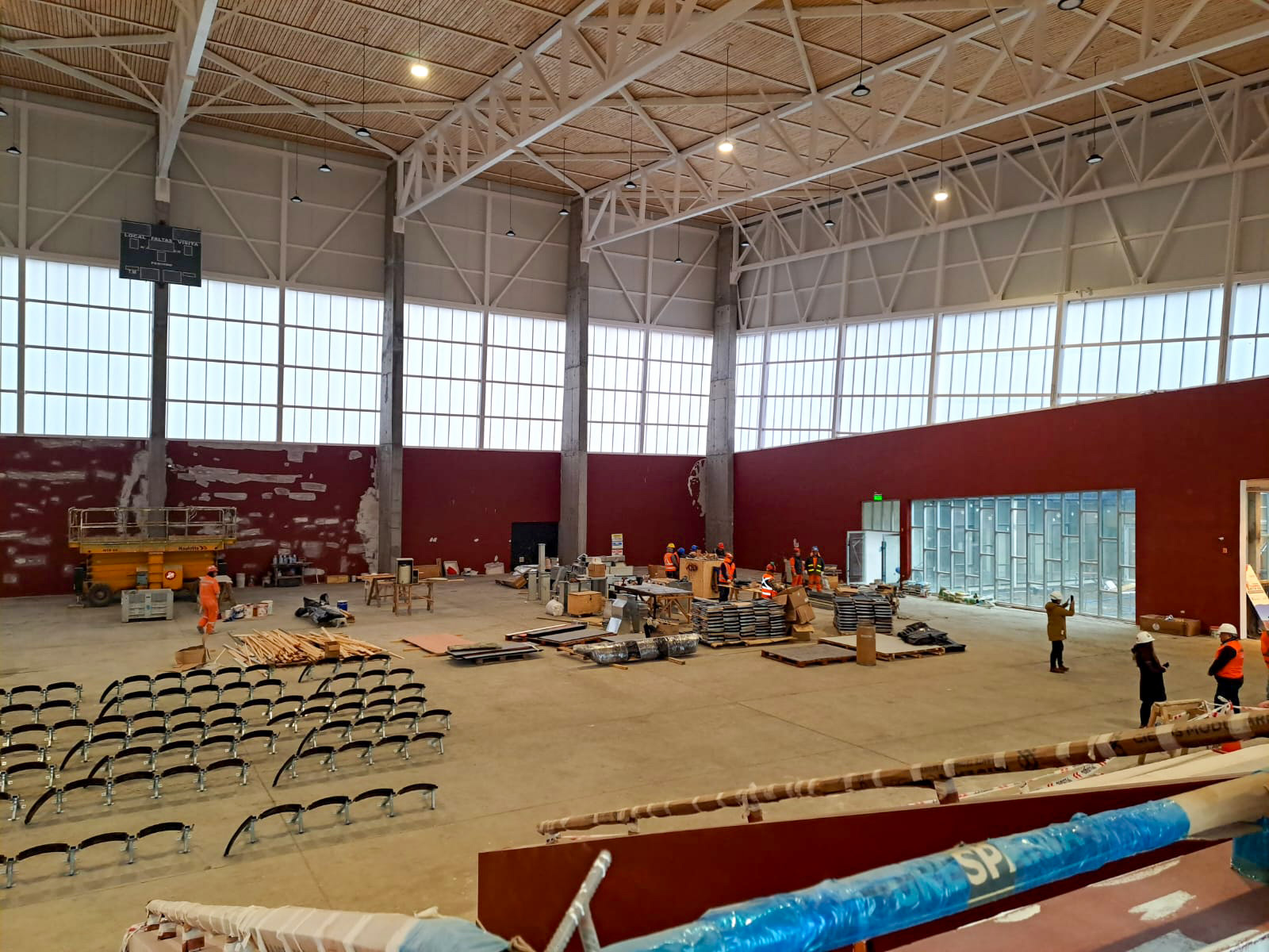 Nuevo Gimnasio Mario Zavattaro de Porvenir alcanza 94% de avance y se prepara para su próxima inauguración