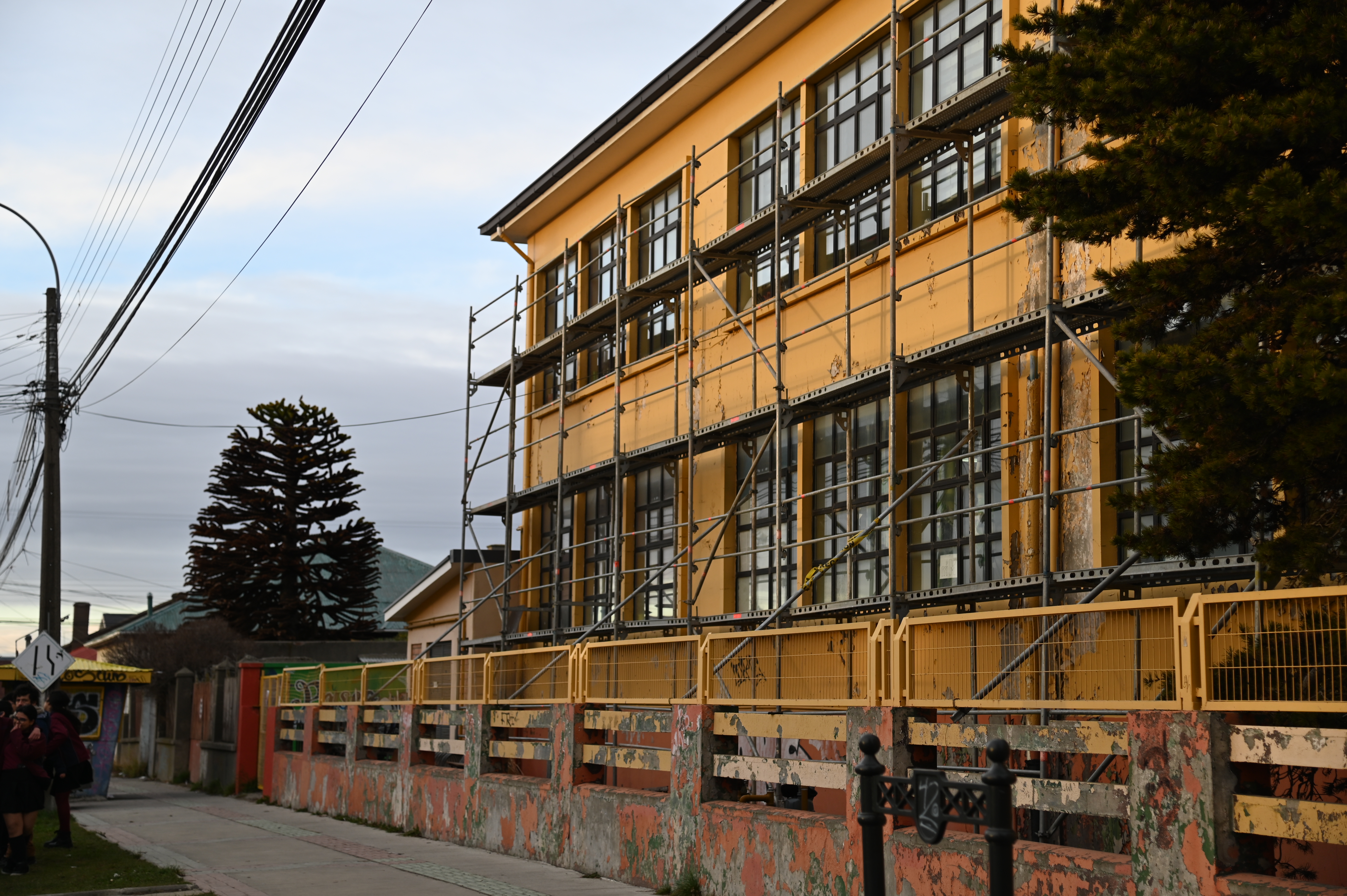 Invierten mas de $ 290 millones en reparaciones en la Escuela Croacia de Punta Arenas