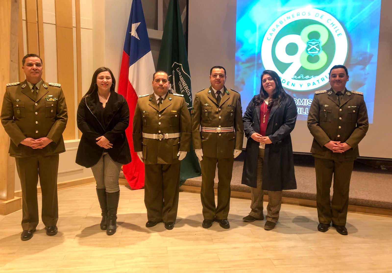 Dos funcionarios de Carabineros reciben ascensos de grado en Puerto Williams