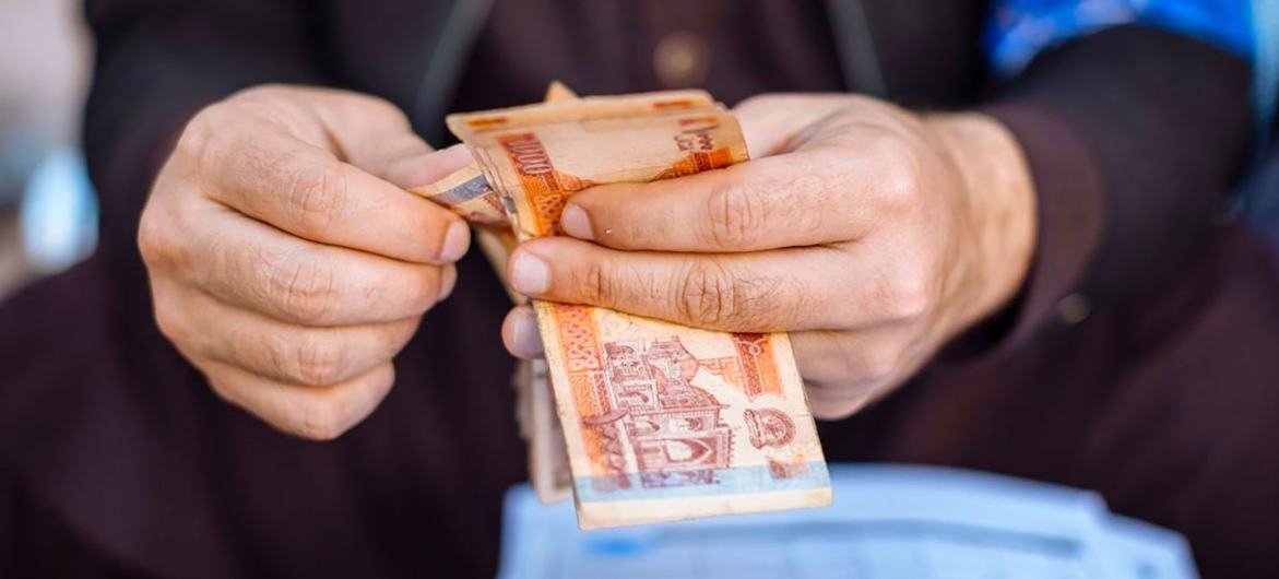 En 2024, los migrantes enviaron US$ 700.000 millones de dólares a sus hogares