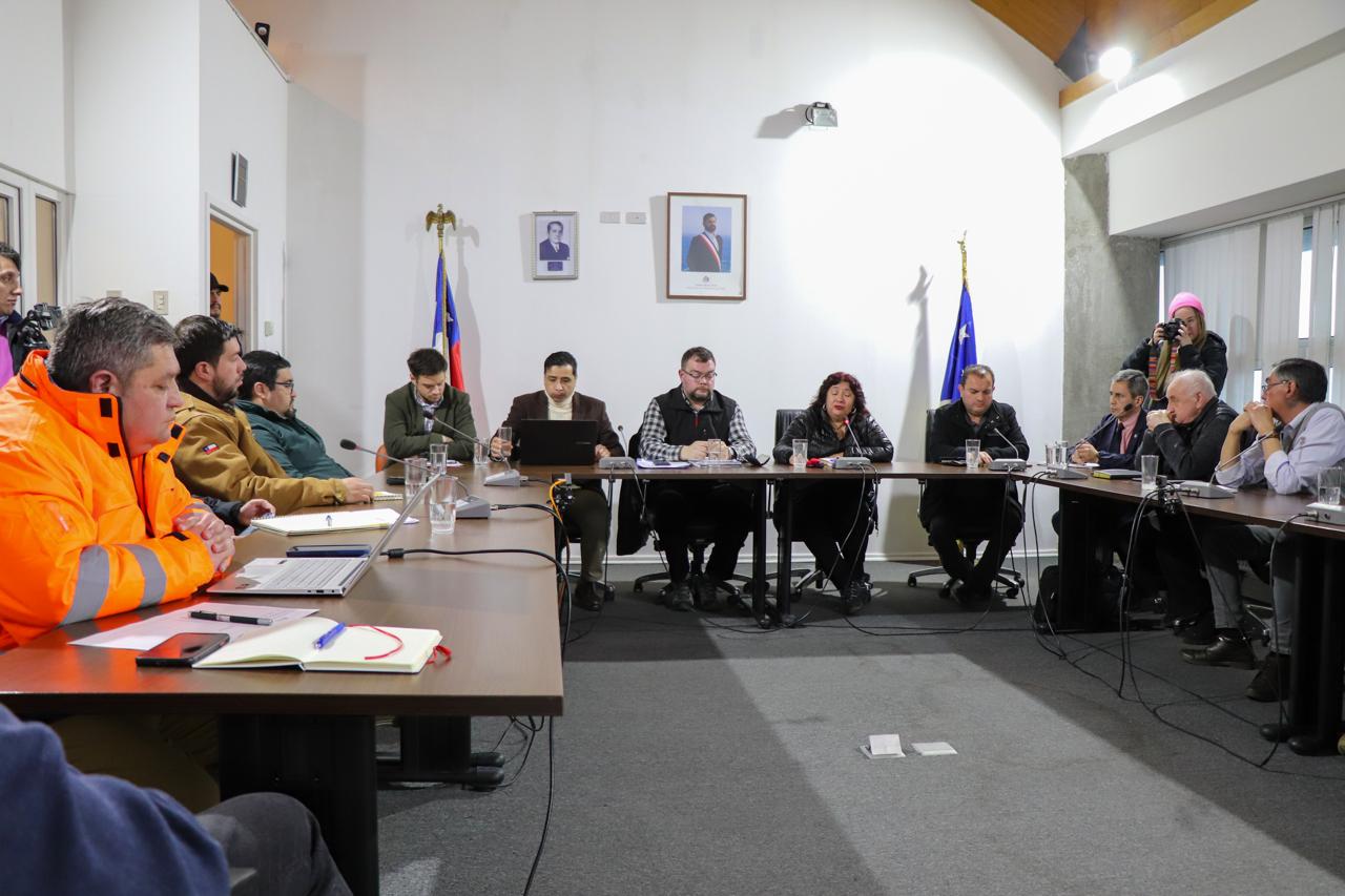 Gobierno refuerza coordinación interinstitucional para enfrentar emergencia en vertedero municipal de Puerto Natales