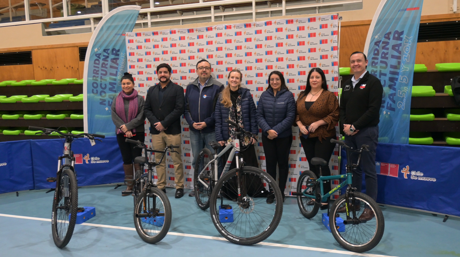 Magallanes Puerto Sostenible se compromete y concreta entrega de bicicletas para Corrida Nocturna Familiar del Instituto Nacional del Deporte