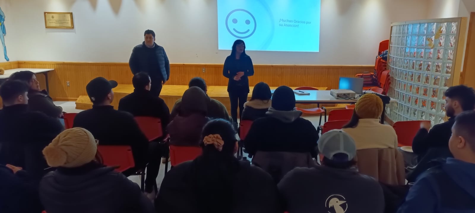 Seremi del Trabajo difunde avances laborales en asamblea de trabajadores de Ferretería El Águila