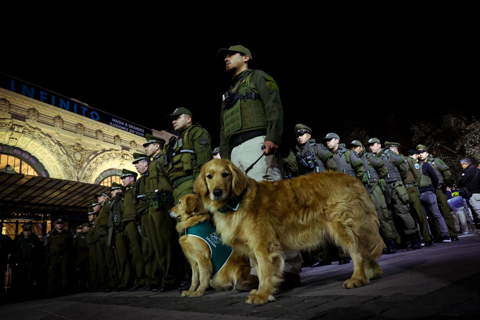 Ministro de Seguridad Pública Luis Cordero anuncia primer operativo coordinado entre Carabineros y Policía de Investigaciones a nivel nacional
