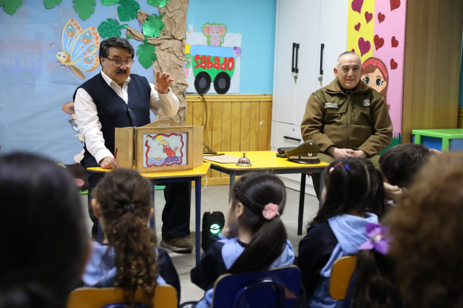 Carabineros realiza charlas de prevención en establecimientos escolares de Punta Arenas