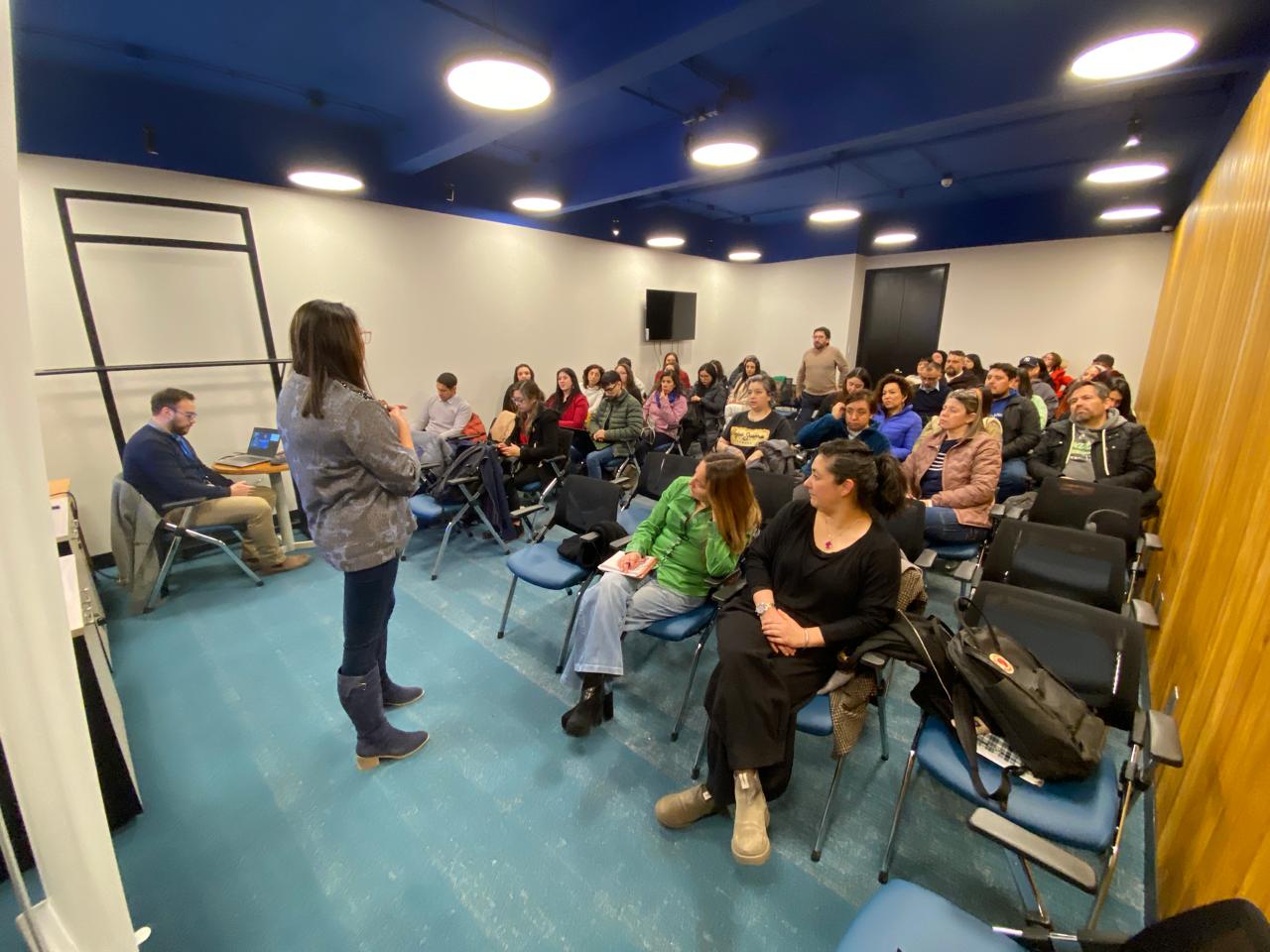 Profesionales del Servicio de Reinserción Social Juvenil de Magallanes se capacitan en nuevo modelo de intervención especializado