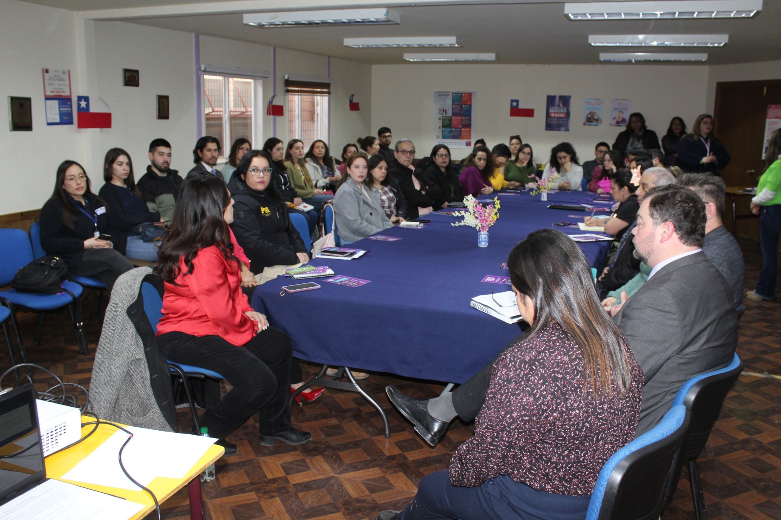 Amplia convocatoria en Mesa de Género en Puerto Natales refuerza compromiso del Gobierno con igualdad y prevención de las violencias contra la mujer