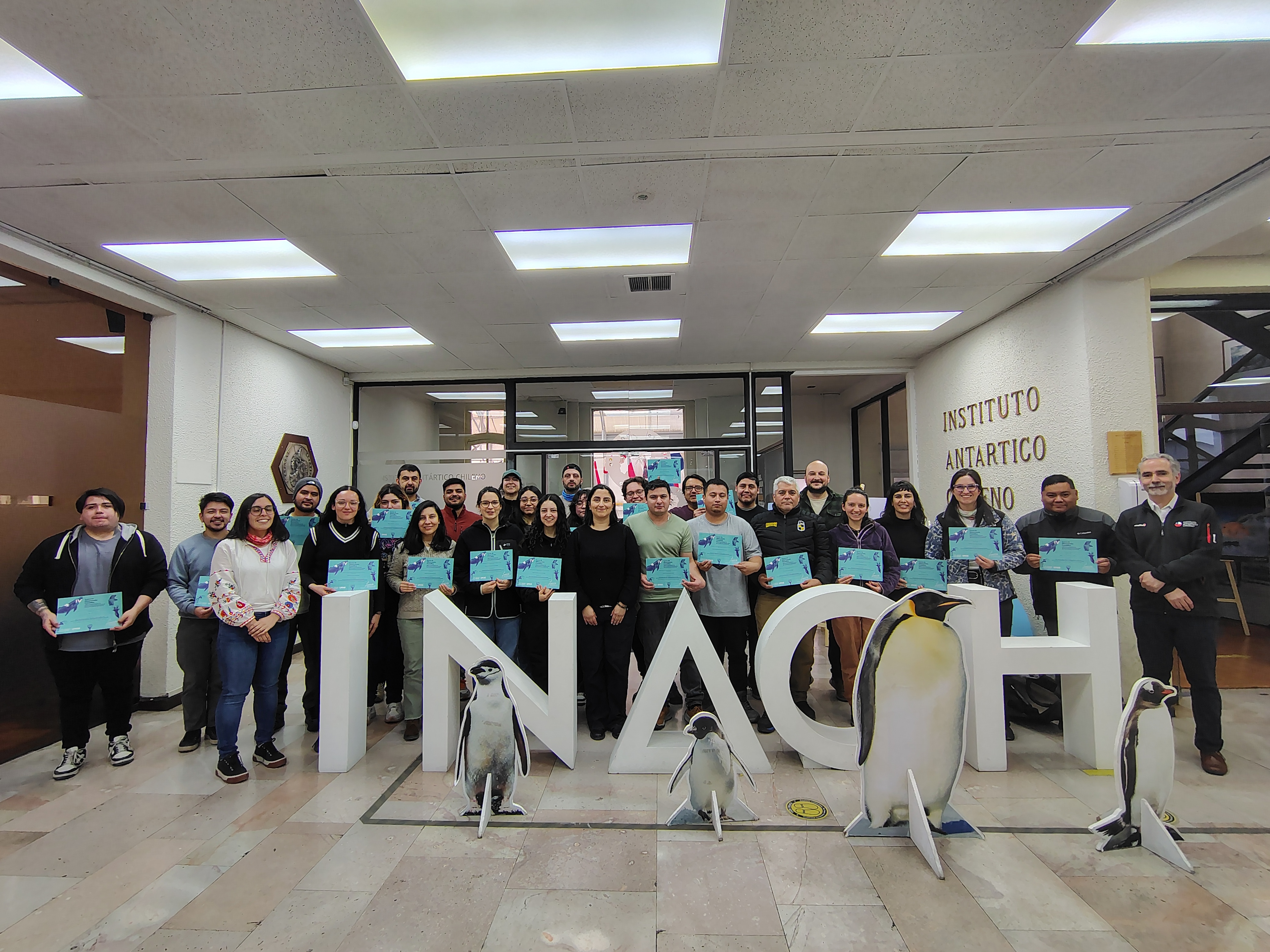 INACH forma a 24 nuevas observadoras y observadores científicos en pesquerías antárticas