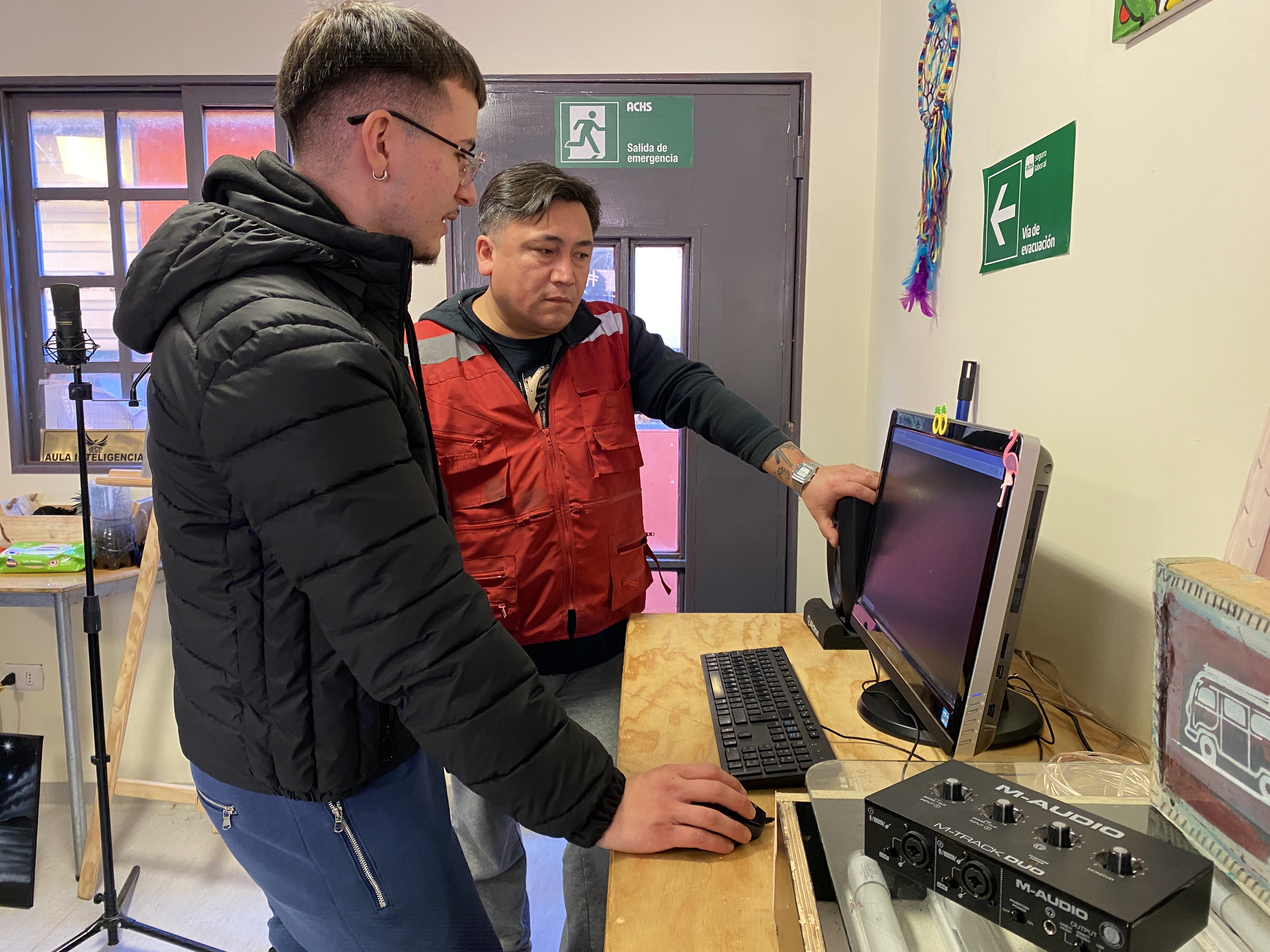 Jóvenes que cumplen sanción en Centro de Cumplimiento Juvenil participaron en Clínica Musical en Punta Arenas