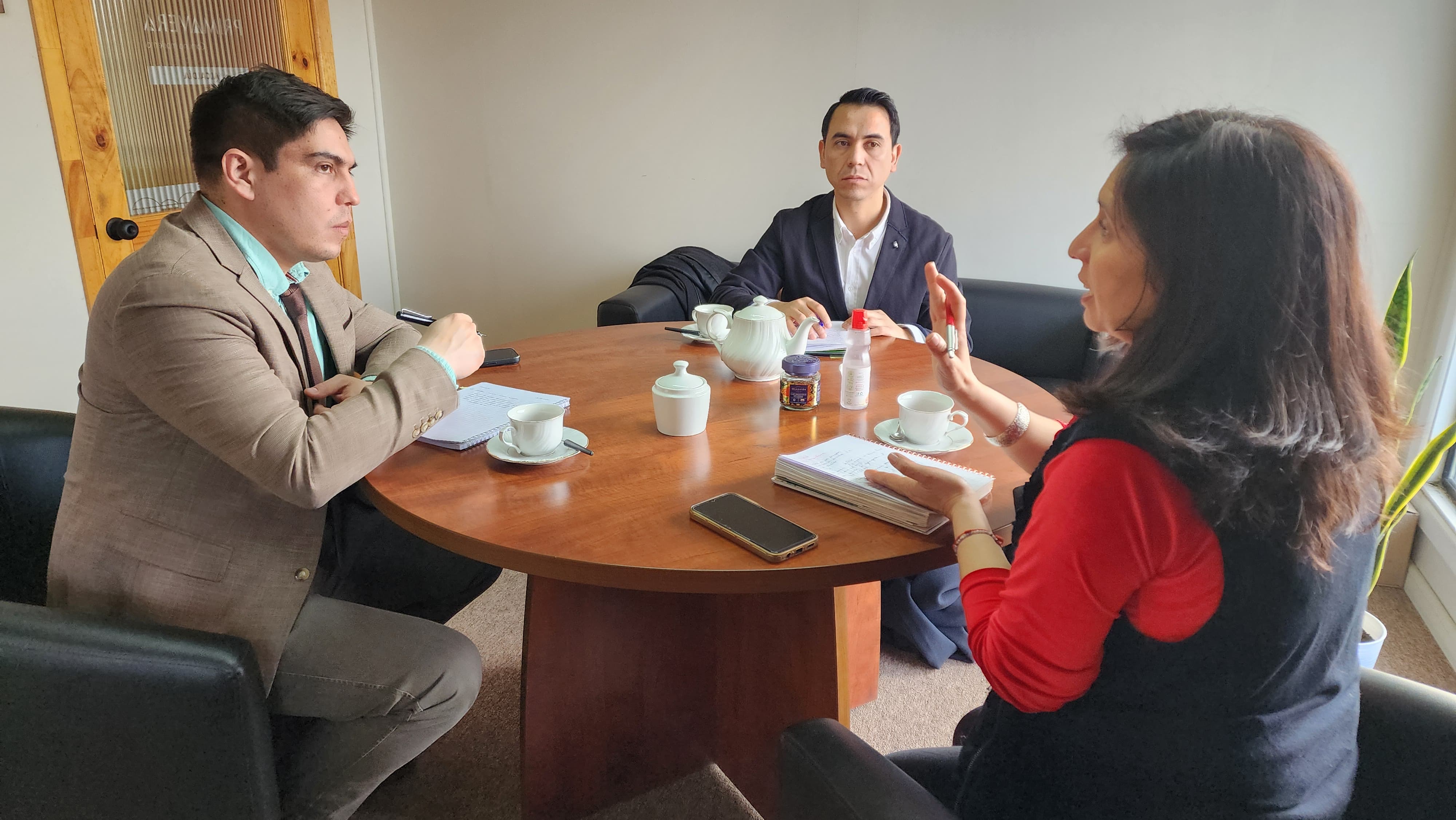 Asumieron los coordinadores de oficinas locales del SLEP Magallanes en Porvenir y Puerto Natales