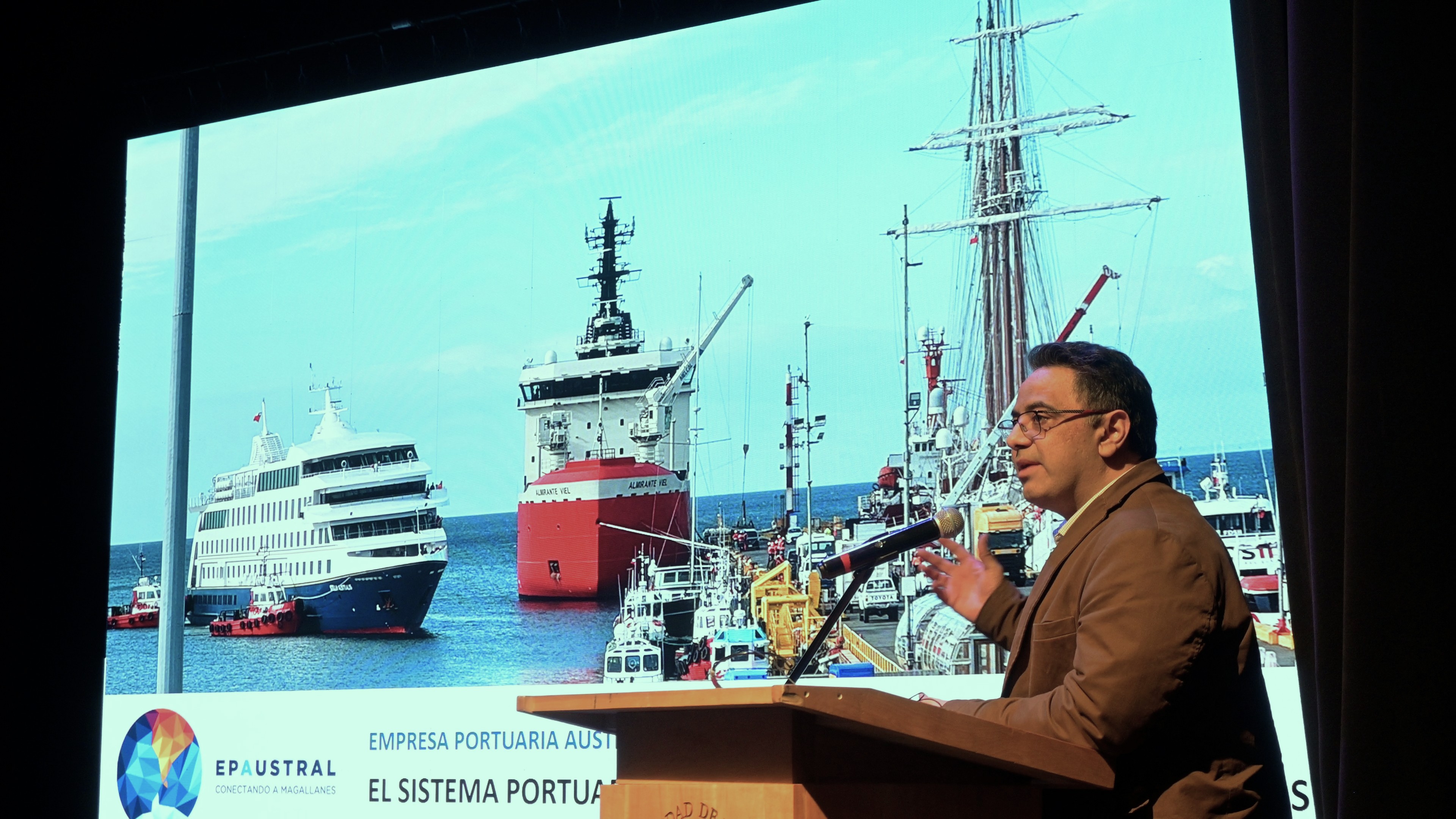 Empresa Portuaria Austral expuso en seminario de desarrollo sostenible en Magallanes