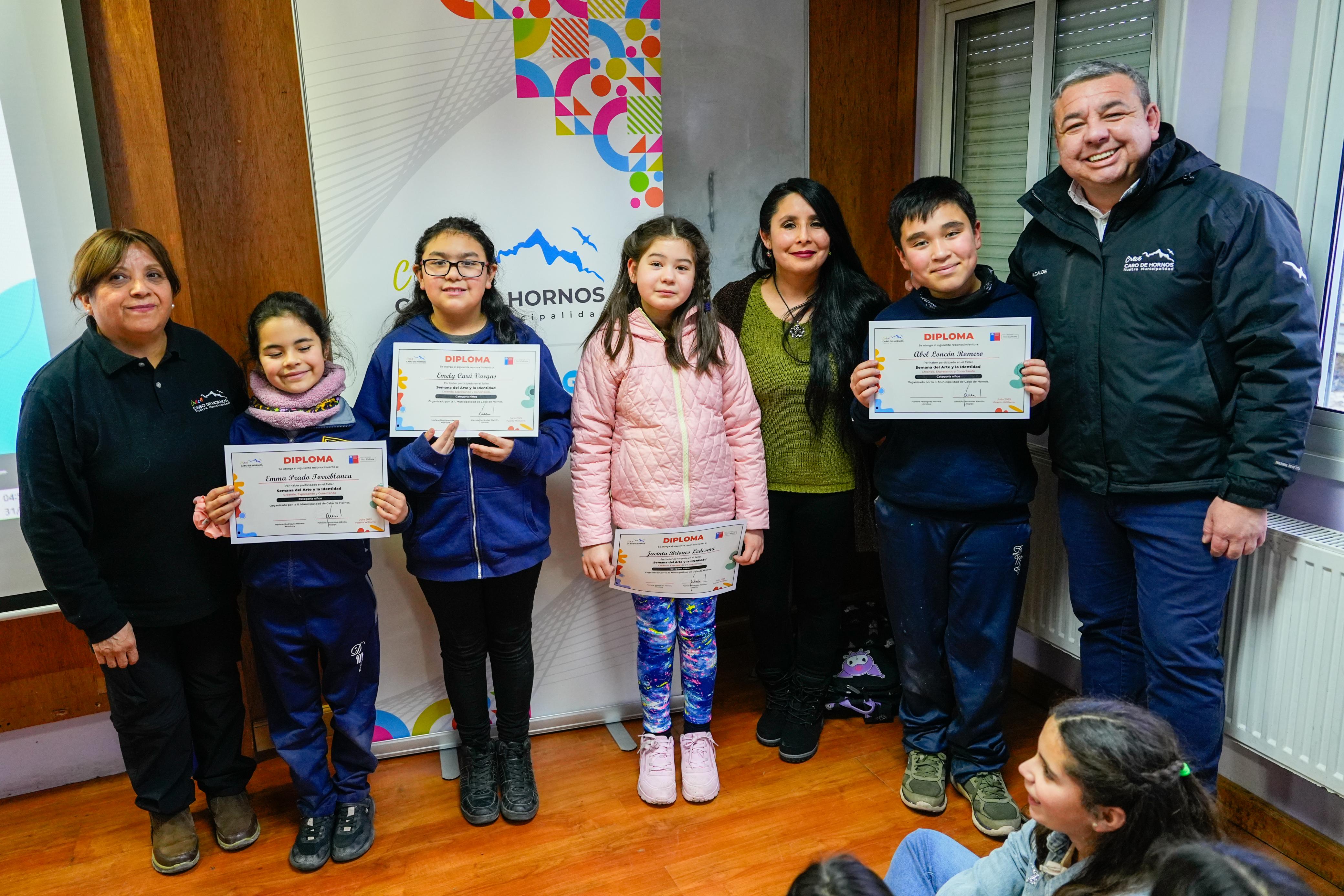 Puerto Williams celebró la Semana del Arte con emotivo encuentro intergeneracional