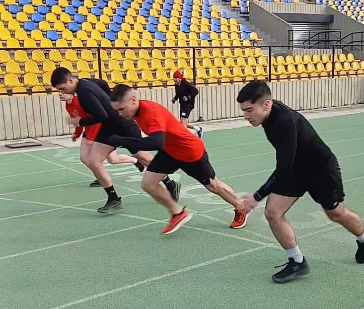 Jóvenes rinden pruebas de capacidad física para ingresar a Carabineros en Magallanes