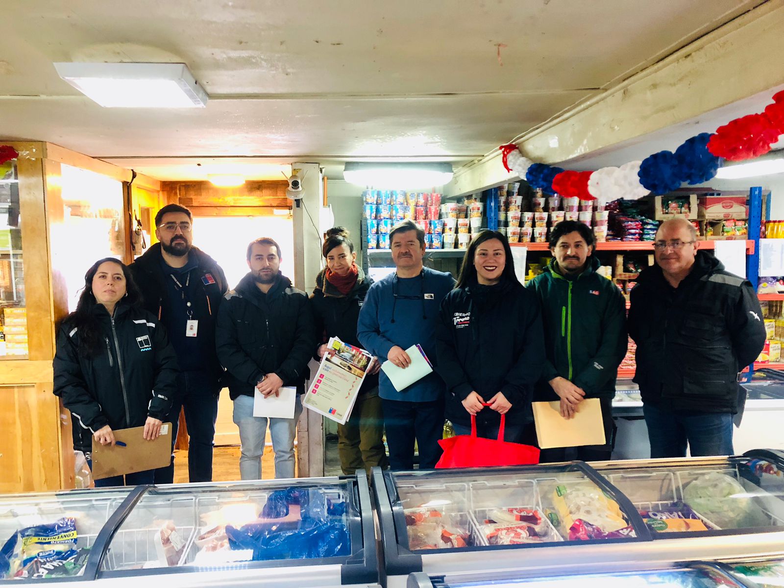 Refuerzan fiscalización de locales comerciales y difunden canales de denuncia previo a Fiestas Patrias en Puerto Williams