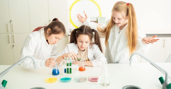 STEM y STEAM: Integrando la ciencia, la tecnología y el arte en el currículo escolar