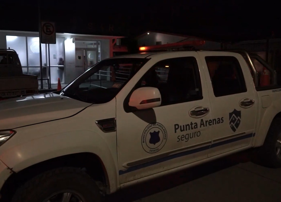 Dos funcionarios municipales resultaron heridos tras detener a conductor bajo los efectos de drogas