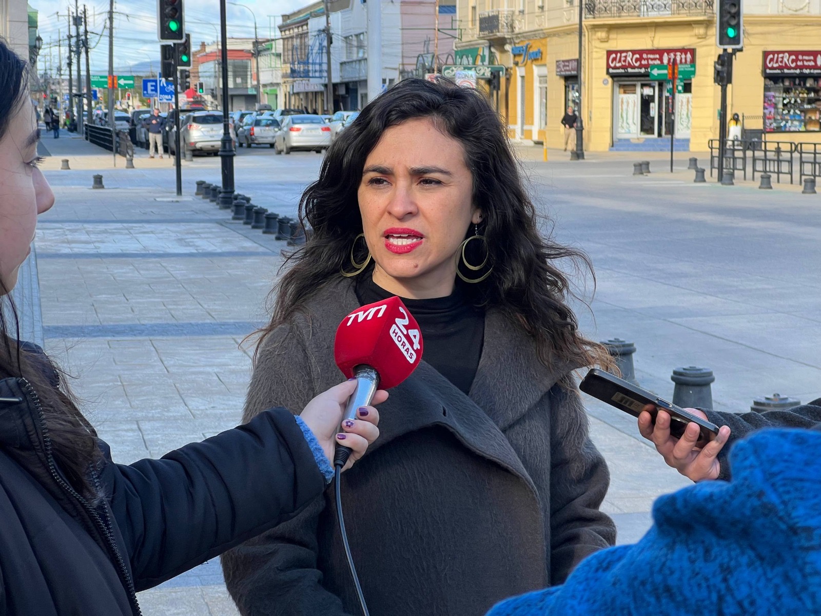 Diputada Javiera Morales junto a la bancada Frente Amplio presentan “Ley corta” para que se devuelvan los cobros excesivos de luz mediante un descuento en la próxima boleta