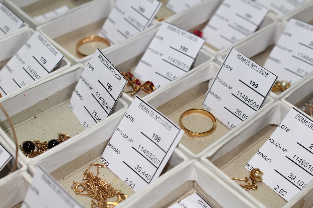 La “Tía Rica” invita a participar de un nuevo remate de joyas y objetos varios en Punta Arenas