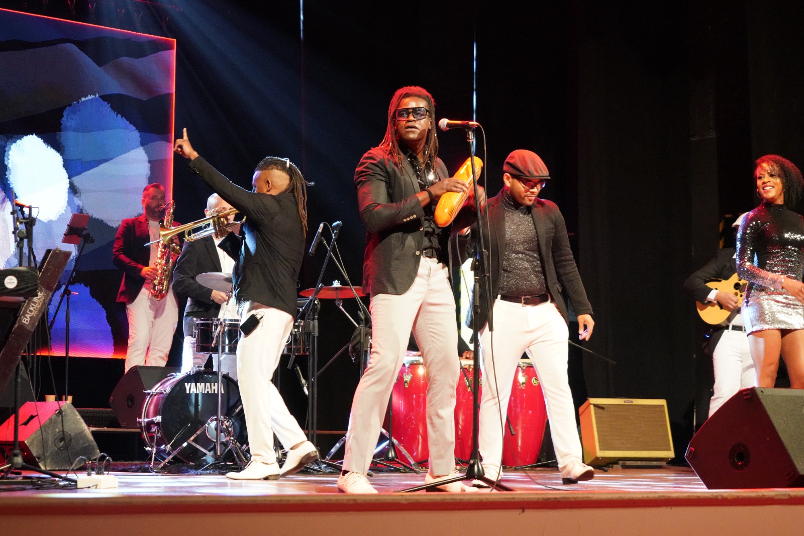 El ritmo cubano se tomó el Teatro Municipal