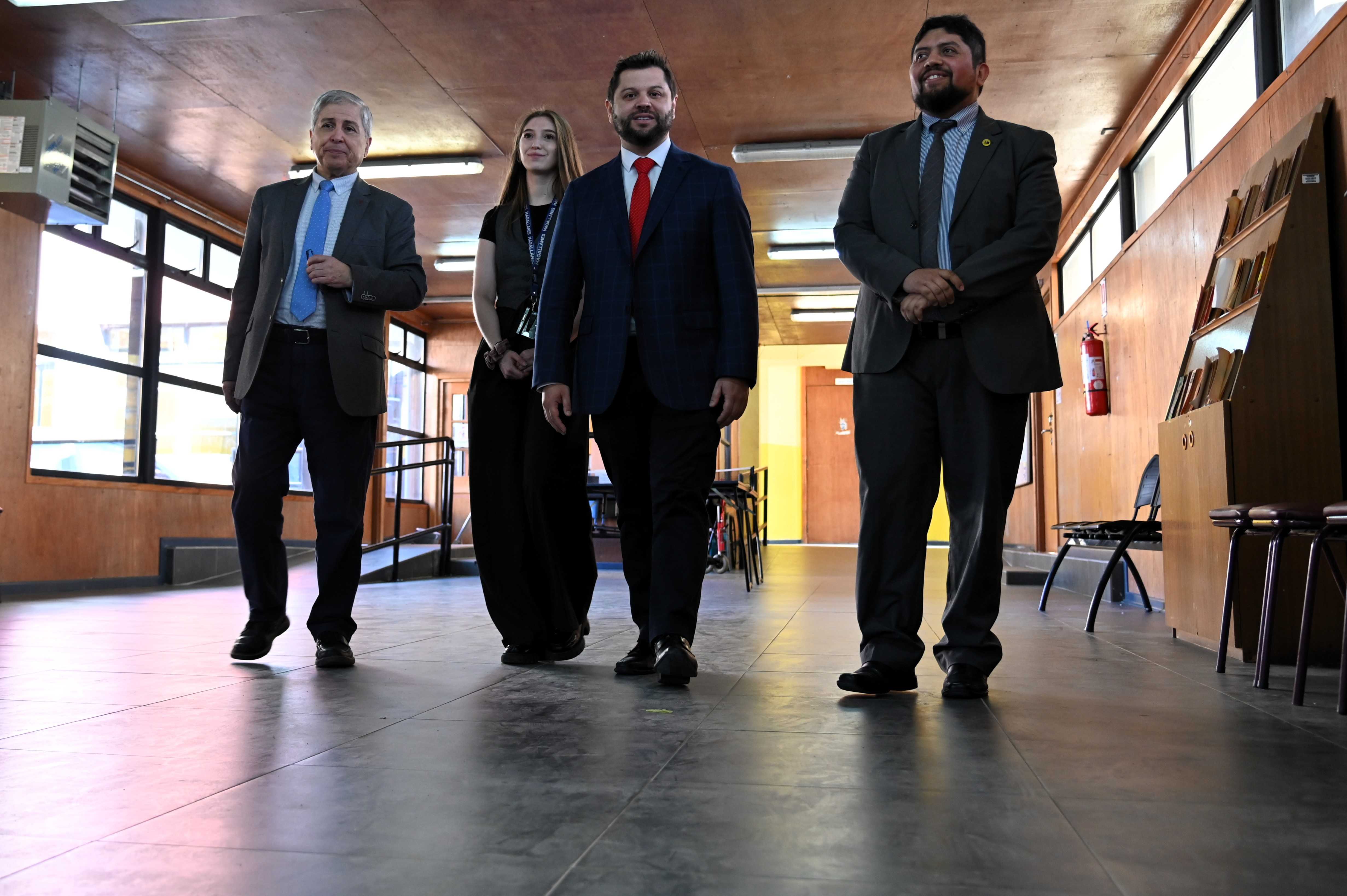 Slep Magallanes invirtió $ 93 millones en nuevos pisos para el Liceo Sara Braun