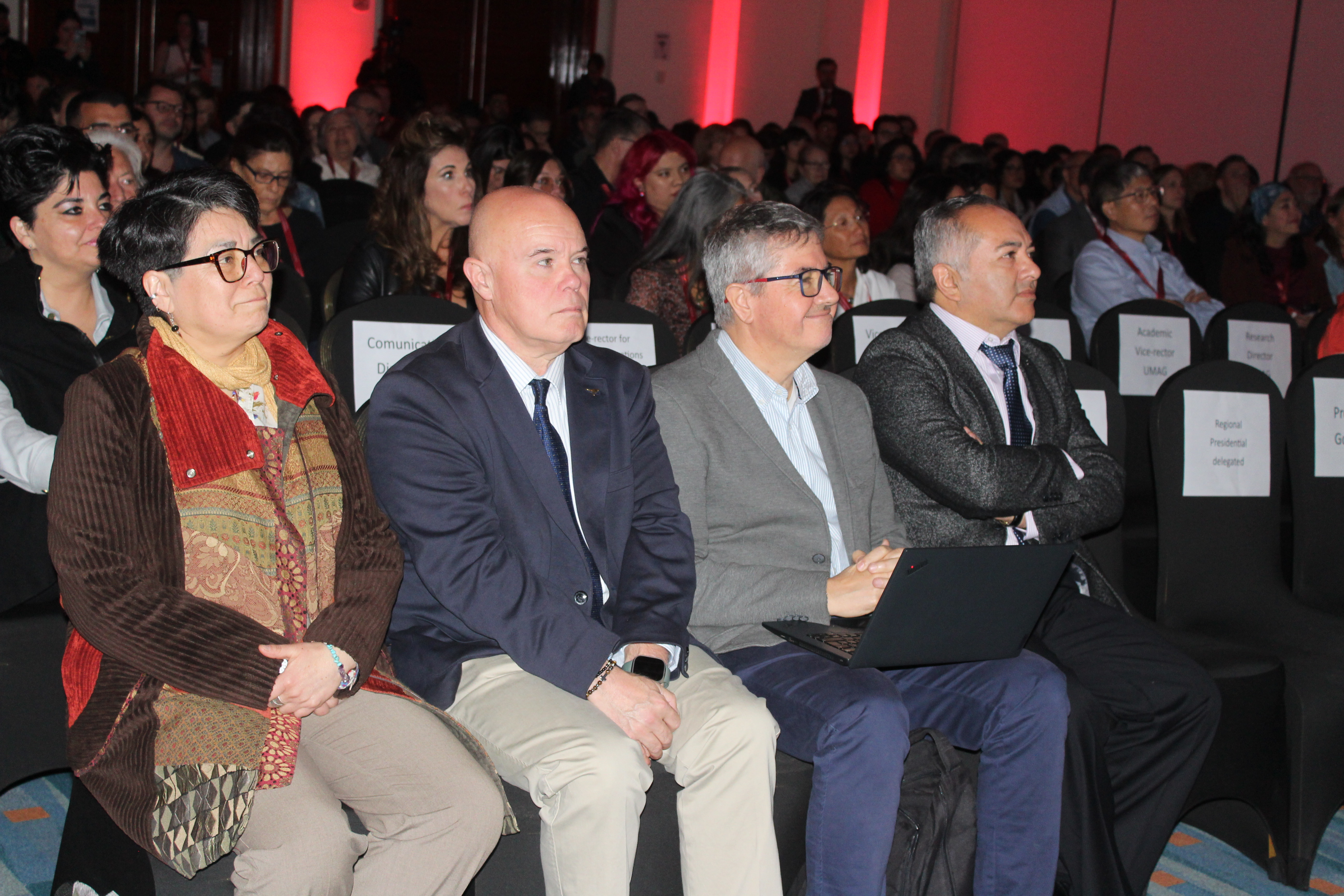 Conferencia sobre marea roja reúne en Punta Arenas a científicos de todo el mundo