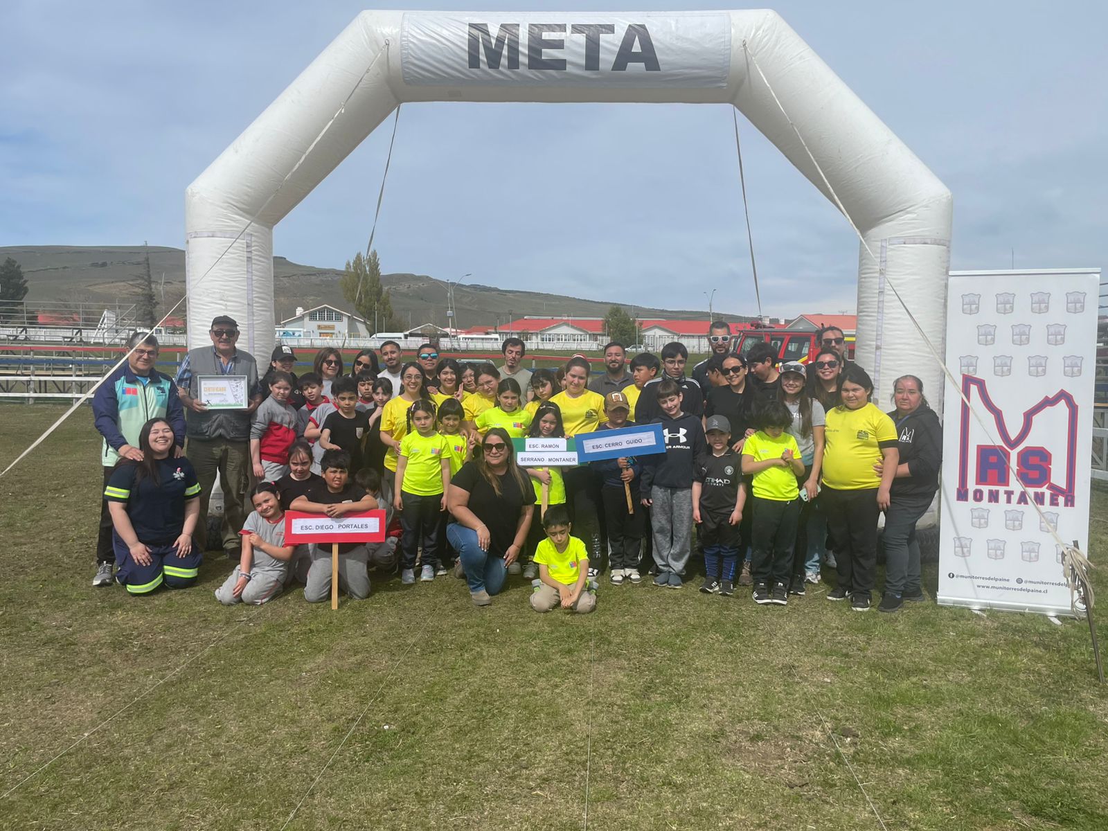 Escuelas rurales del SLEP Magallanes dan inicio a los cuartos juegos deportivos en Torres del Paine