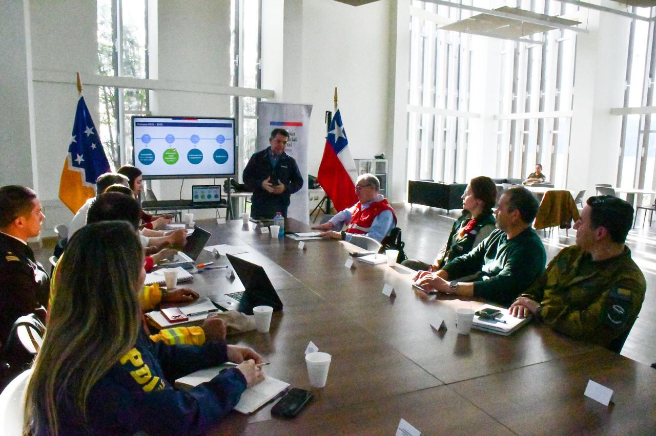 Refuerzan coordinación preventiva ante riesgos de incendios forestales en la Provincia Antártica Chilena
