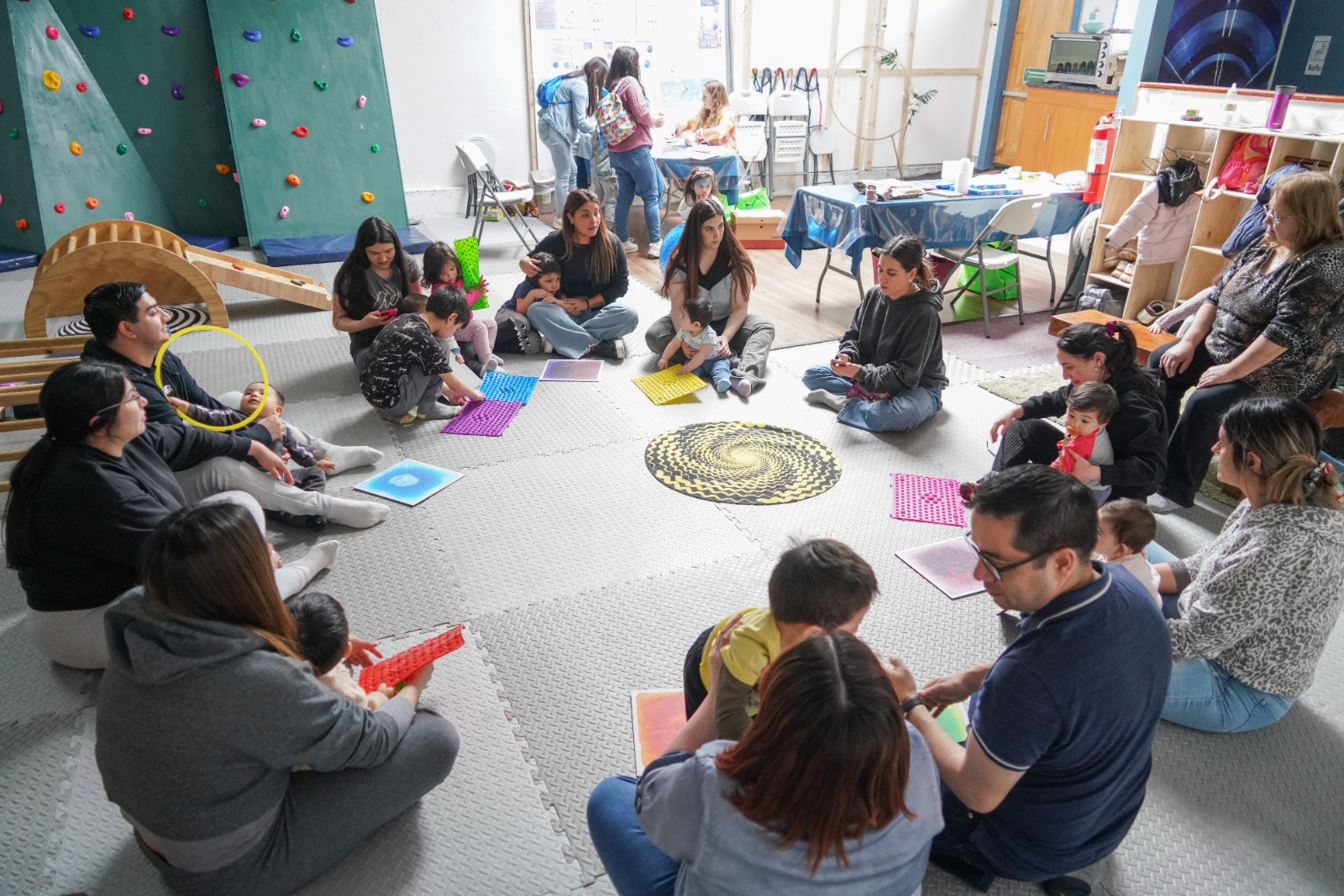 Familias participaron en cierre del taller municipal “Exploradores del habla”