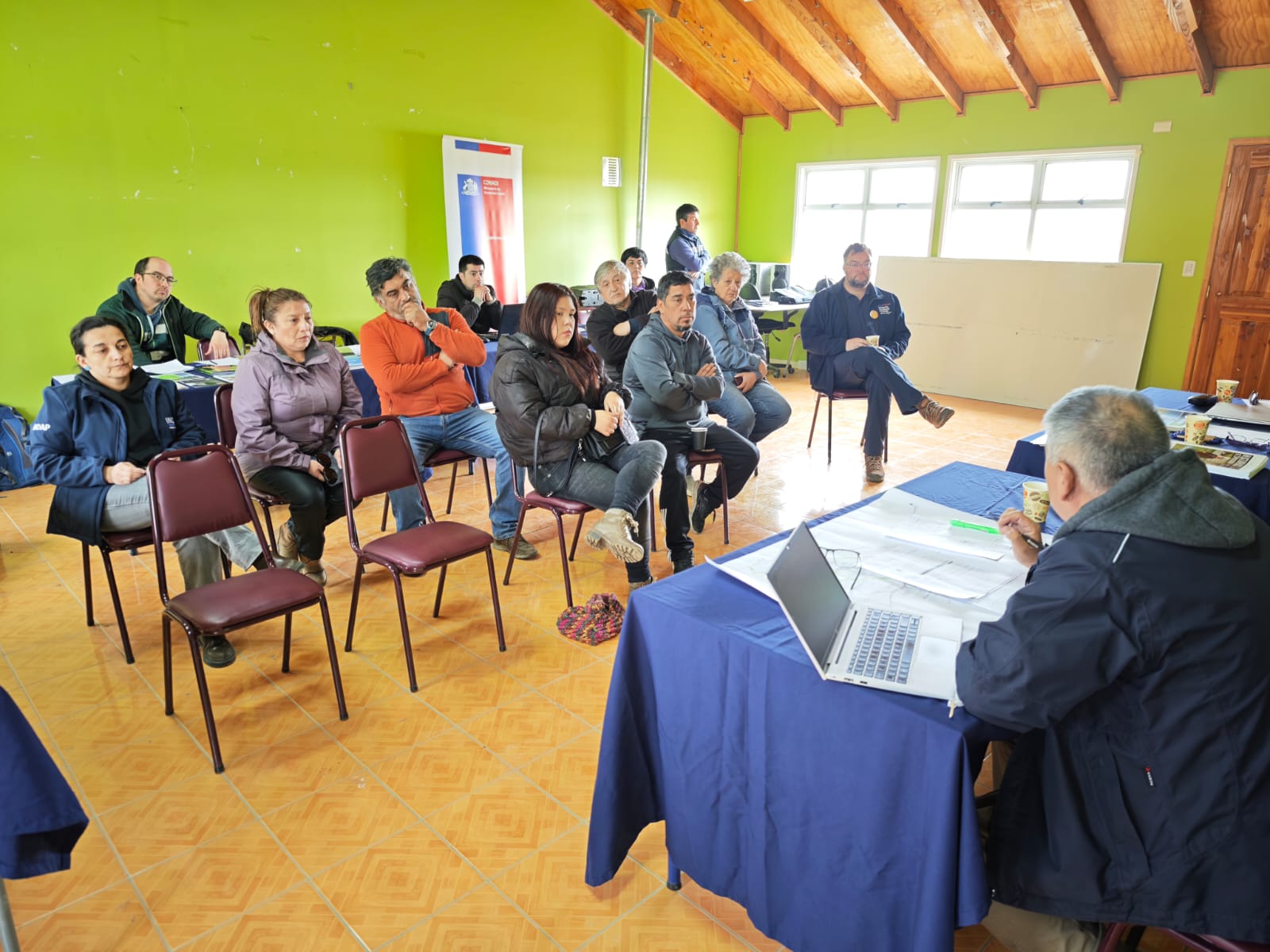 Delegado Guillermo Ruiz y SEREMI de OOPP José Luis Hernández escucharon a la comunidad de Huertos Familiares en Puerto Natales