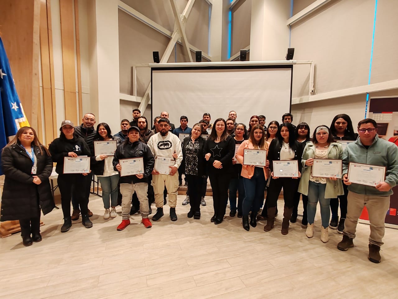 En Cabo de Hornos 30 personas se habilitaron para trabajar en el puerto gracias a capacitación de SENCE