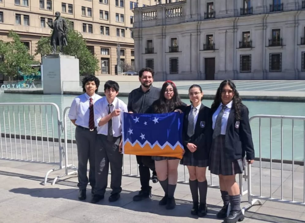 Estudiantes del Liceo Politécnico Cardenal Raúl Silva Henríquez logran el tercer lugar en el Torneo Nacional de Debate Escolar Participativo