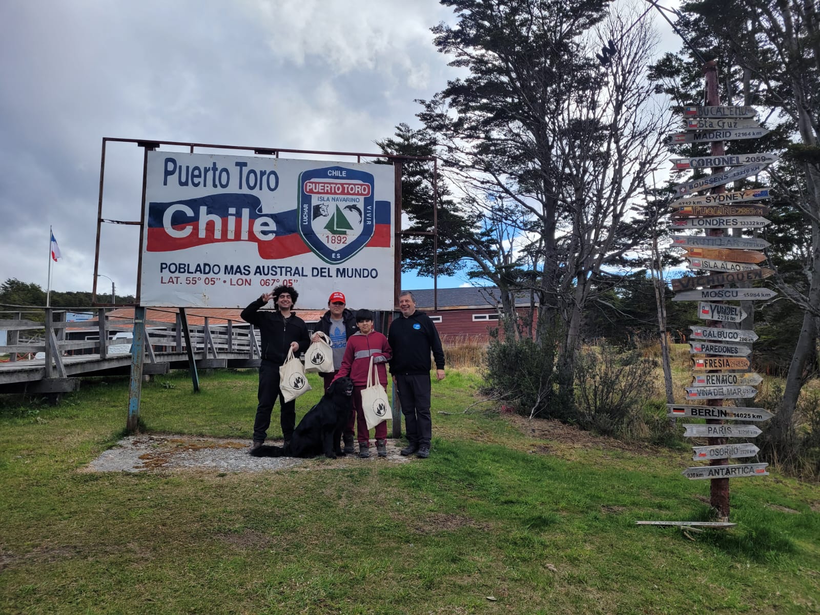 Estudiantes  de la Escuela de Puerto Toro  aprendieron de Microbits e Inteligencia Artificial  en talleres del Programa Explora