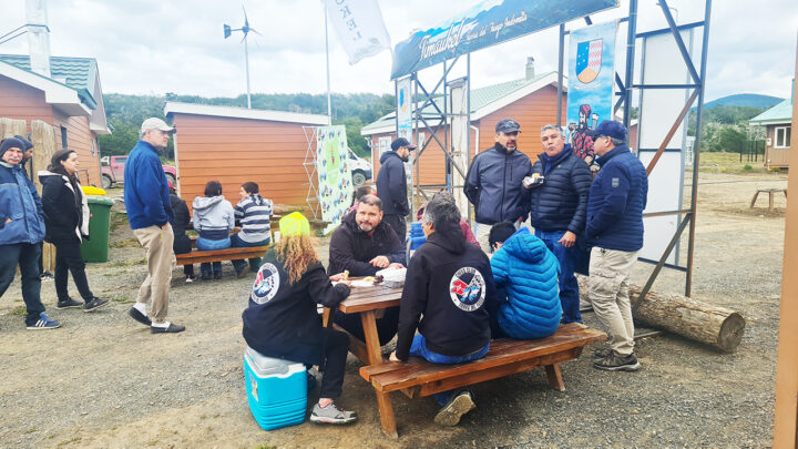 Fiesta del Guanaco reúne a familias chilenas y argentinas a través de tradiciones patagónicas en Tierra del Fuego