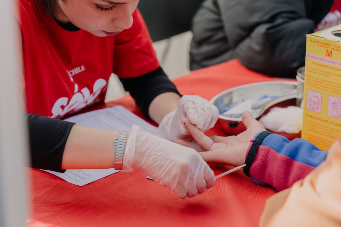 Día Mundial del Sida: cifras globales avanzan, pero América Latina y Chile siguen rezagados