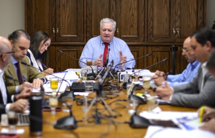 Alejandro Kusanovic entre los senadores con más proyectos ingresados del país