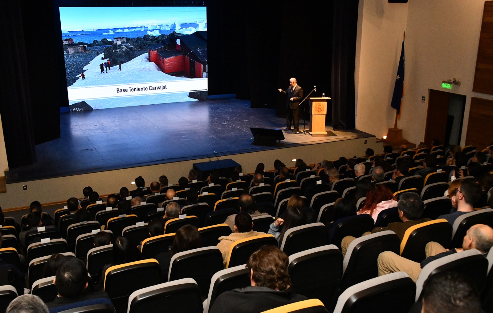 Municipio de Punta Arenas reafirma su compromiso con el continente blanco en el Día Nacional de la Antártica