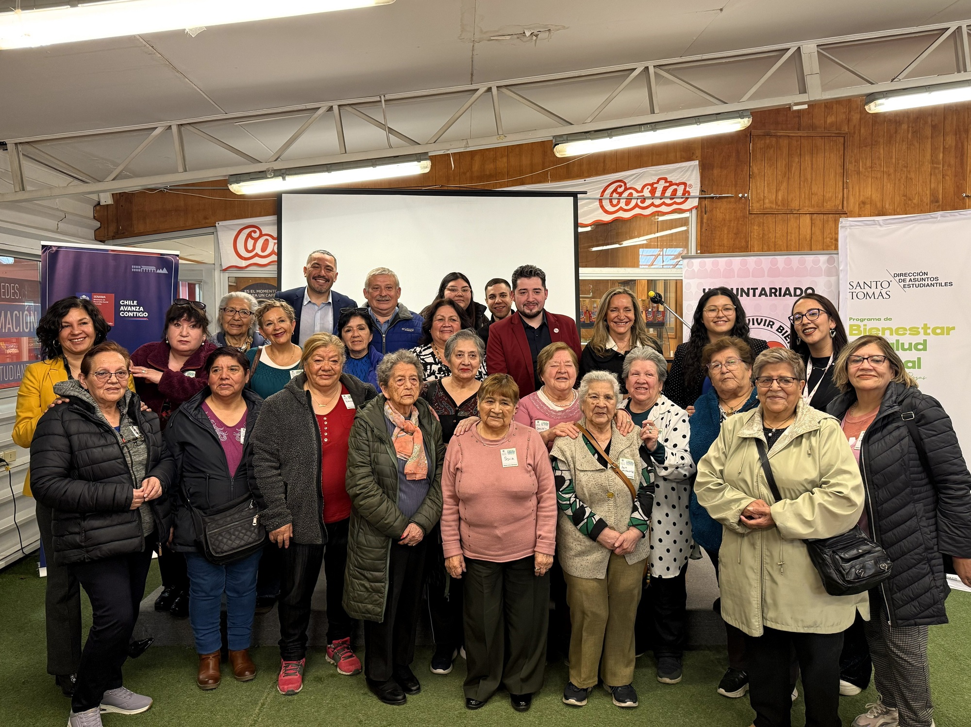 Santo Tomás y SENAMA lanzan programa de formación que promueve la participación activa de adultos mayores