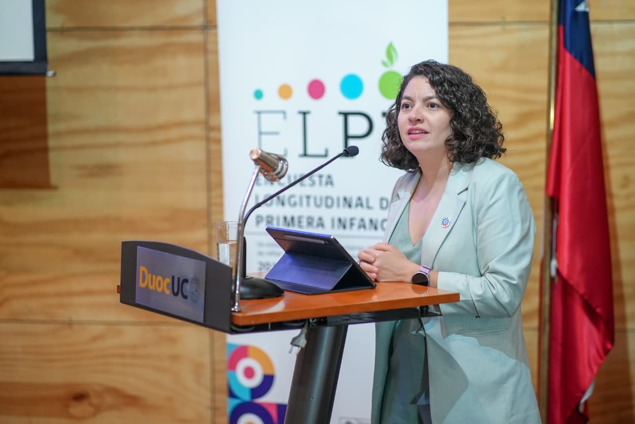 Encuesta Longitudinal de Primera Infancia 2024: 4 de cada 10 adolescentes reconoce el uso del celular o tablet todos los días después de acostarse