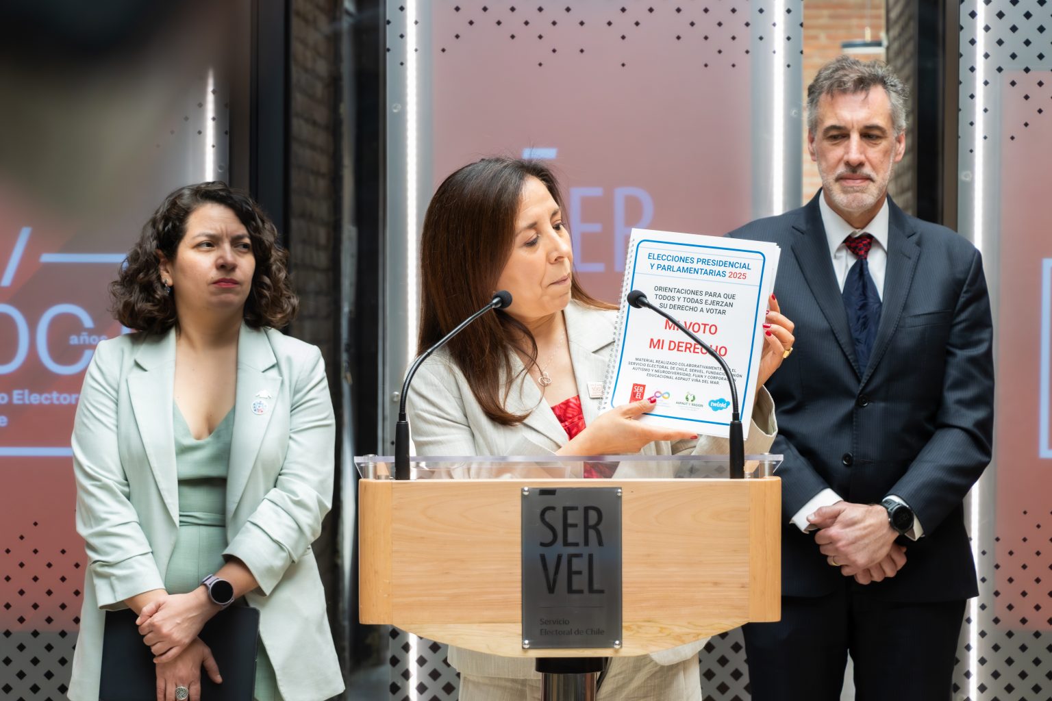 Servel, Ministerio de Desarrollo Social y Senadis promueven el voto inclusivo para estas Elecciones 2025